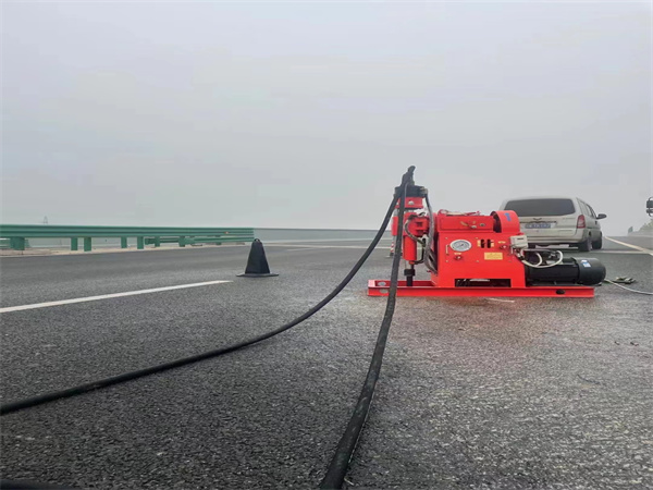 金江镇马路路基路面开裂下沉注浆加固灌浆