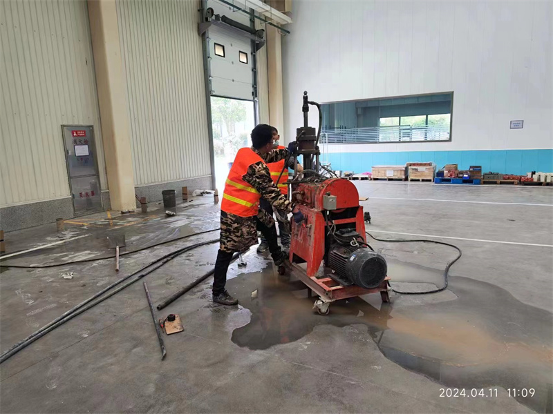 金江镇厂房地面下沉塌陷注浆加固施工